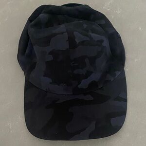 lululemon athletica Black Camouflage Hat (super light material)